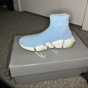 Shoe has been worn twice but, it is in very great condition and was cleaned.